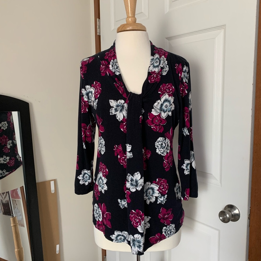👚 3/$32-Ann Taylor stretch top, 3/4 sleeves
